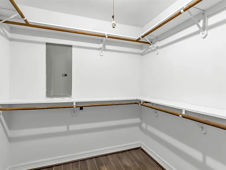 211 W North Hill Dr — Photo 29