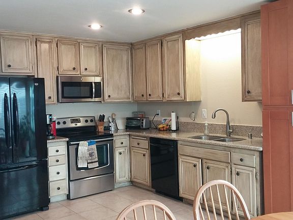 2nd image of 8393 Pallux Way