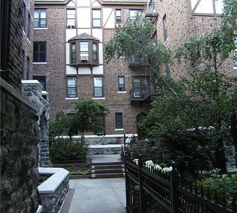 2nd image of 16015 Powells Cove Blvd APT E104