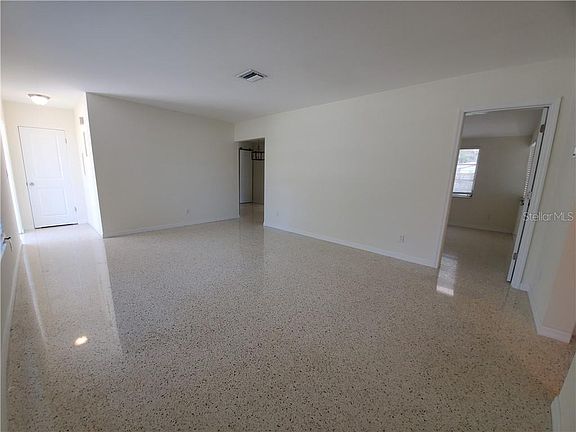 3rd image of 317 Sorrento St