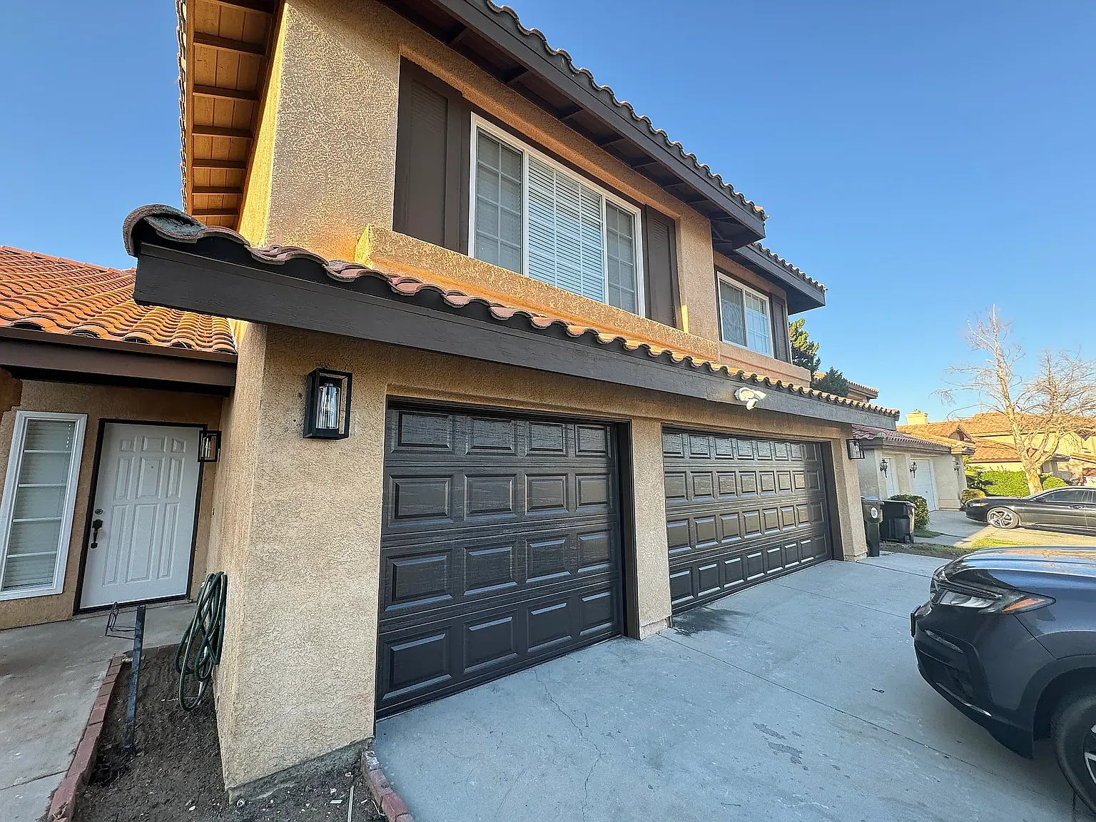 5 bed, 2328 sqft, $2,700 — Photo 1