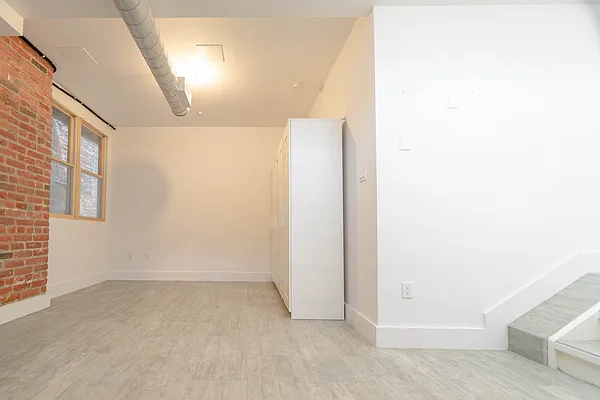 Rented by Compass | media 9