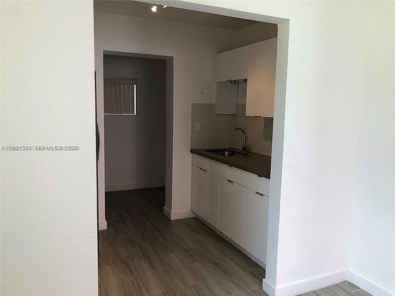 3rd image of 220 NW 46th St #1