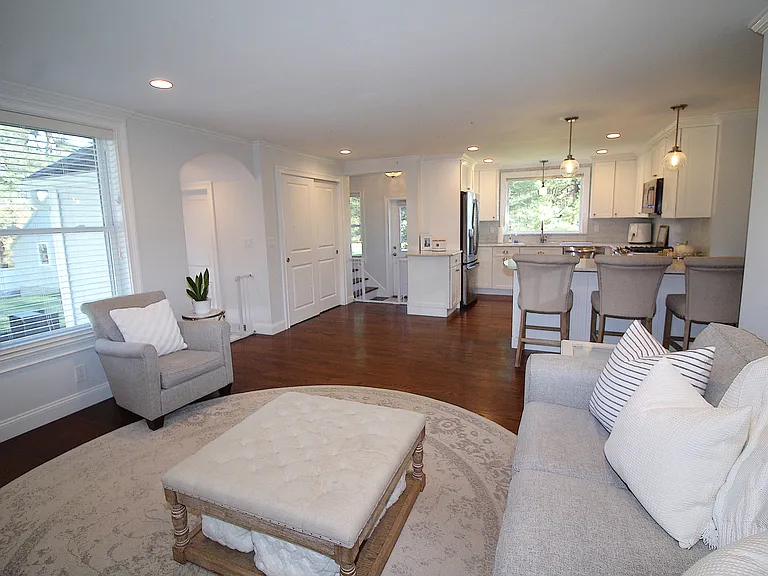 114 Richard St — Photo 7