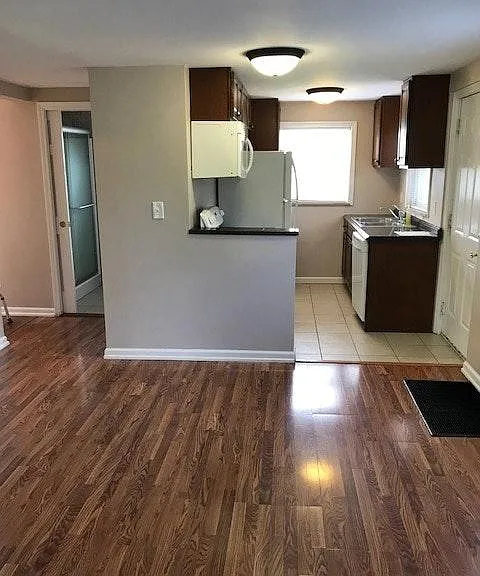 2537 Ritchie St — Photo 5