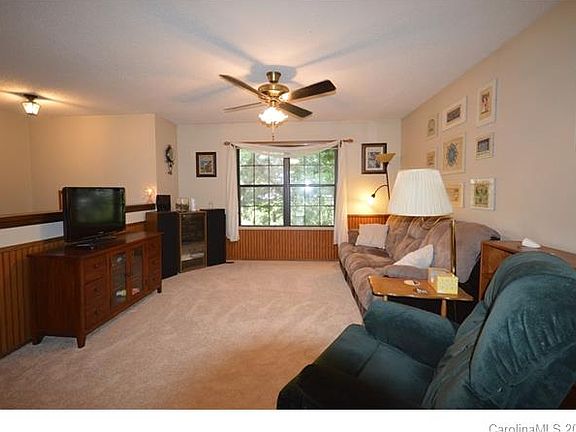 2nd image of 10315 Camelback Cres