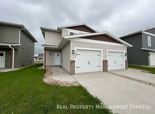 9652 W Tunis Dr, Sioux Falls, SD 57106