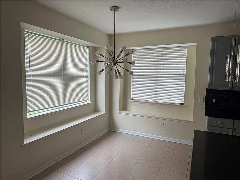 2511 Pine Shadows Dr — Photo 4