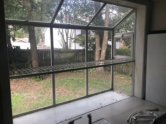 4th image of 1770 Iroquois Dr