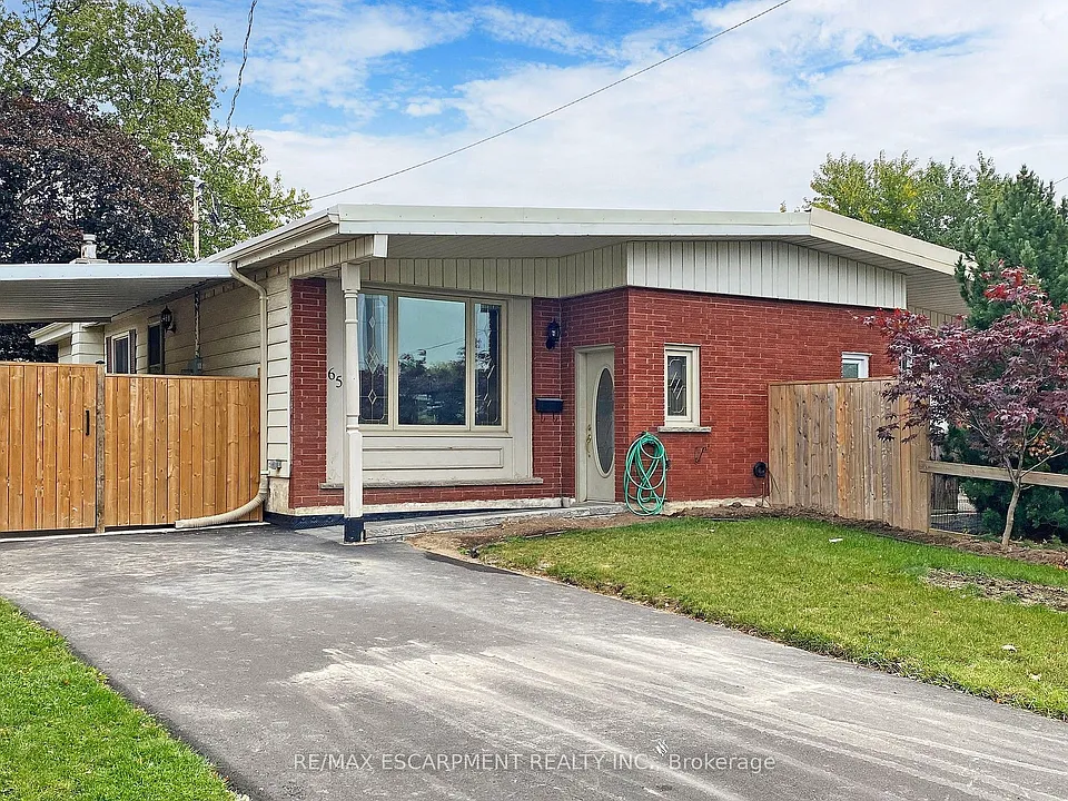 65 Fielding Cres #UPPER