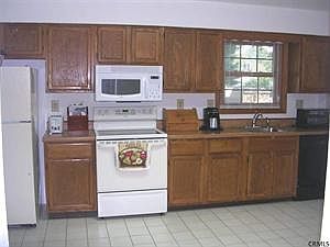 5th image of 35 Saint Andrews Dr