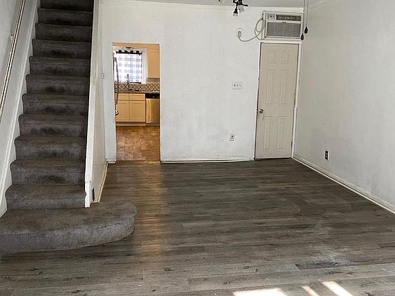 4th image of 2423 S Alder St