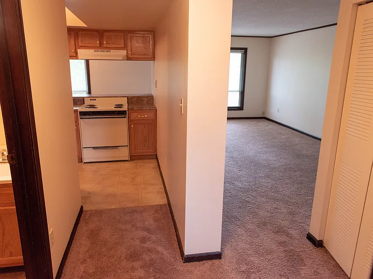 Cedar Point Apartments — Photo 9