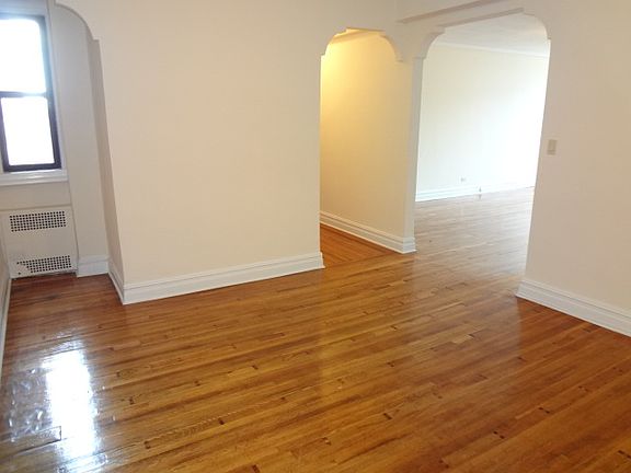 3rd image of 6015 Woodside Ave Ste A