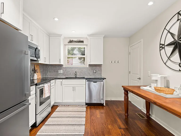 633 Debbie Dr — Photo 4