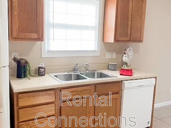 5th image of 1108 N Fair St APT D