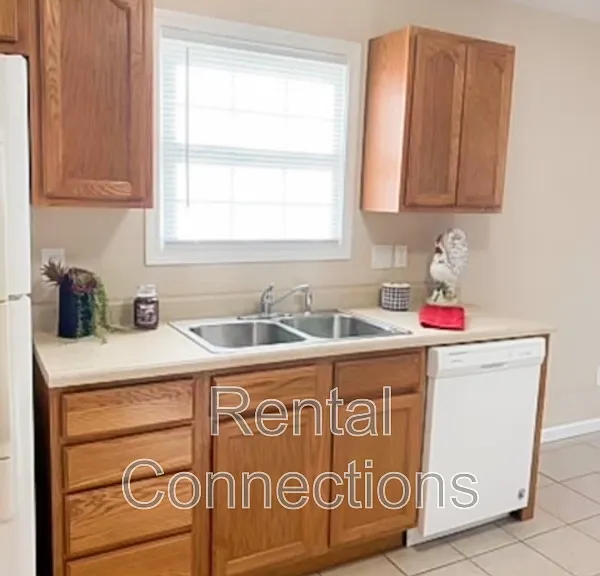 1108 N Fair St #D — Photo 5