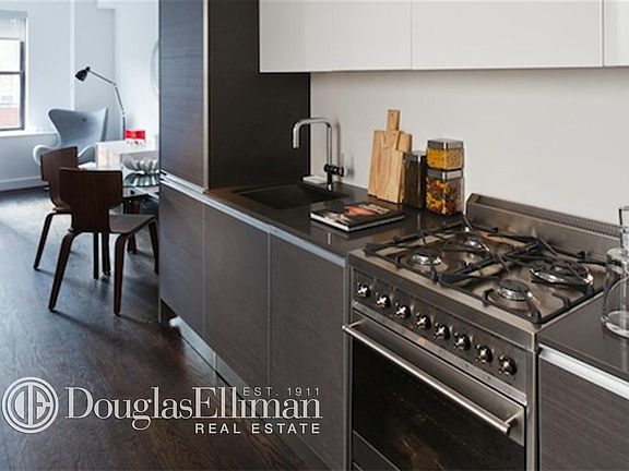 2nd image of 666 W End Ave APT 7C