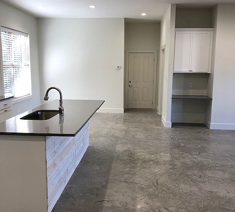 kitchen/dining area