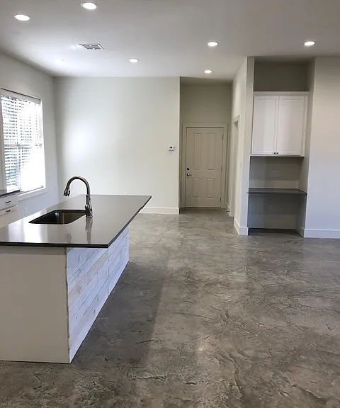 kitchen/dining area