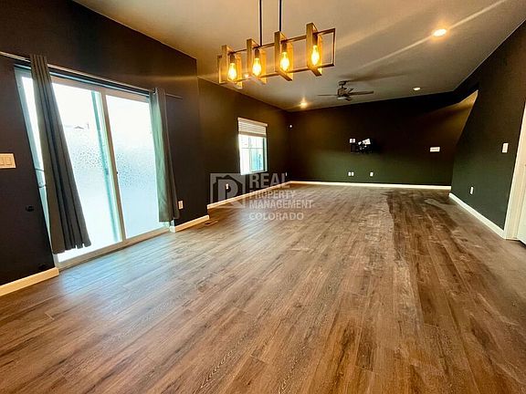 2nd image of 2133 Villageview Ln