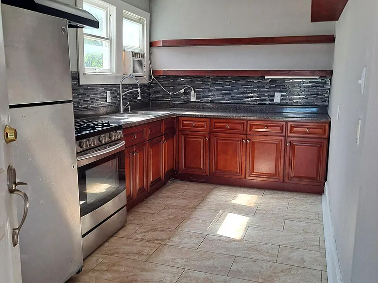 244 Princeton Ave #3 — Photo 9