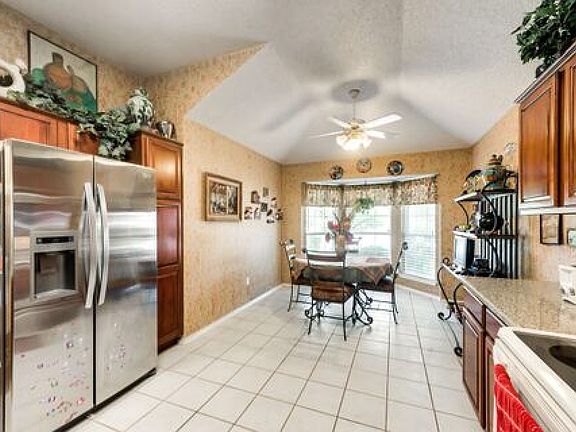 4th image of 6906 Crystal Ln