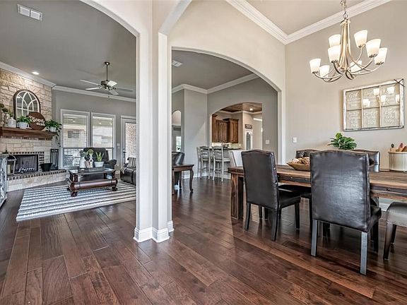 3rd image of 10105 Wildberry Dr