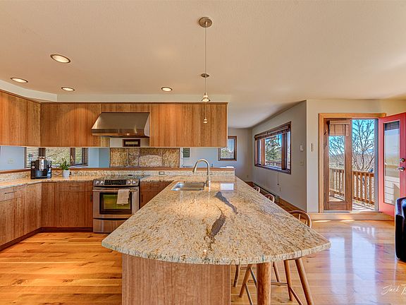 4th image of 1087 Sunny Vista Rd