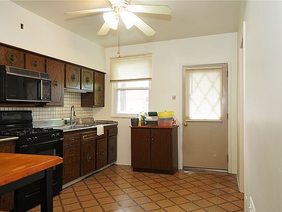 4th image of 4082 Howley St