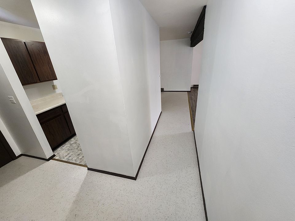 2nd image of 4878 Creekview Rd #1