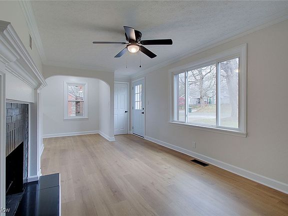 5th image of 2560 S Mahoning Ave