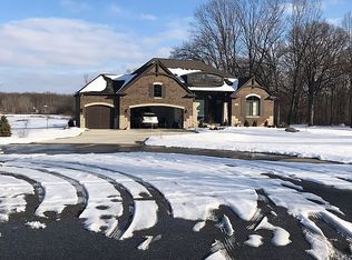 12118 Bugle Lake Dr, Romeo, MI 48065