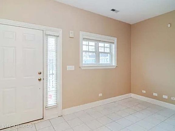 4th image of 4325 W Peterson Ave