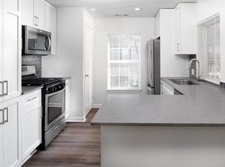 200 Avalon Dr #2B-2BA-1293SQFT, Bedford, MA 01730