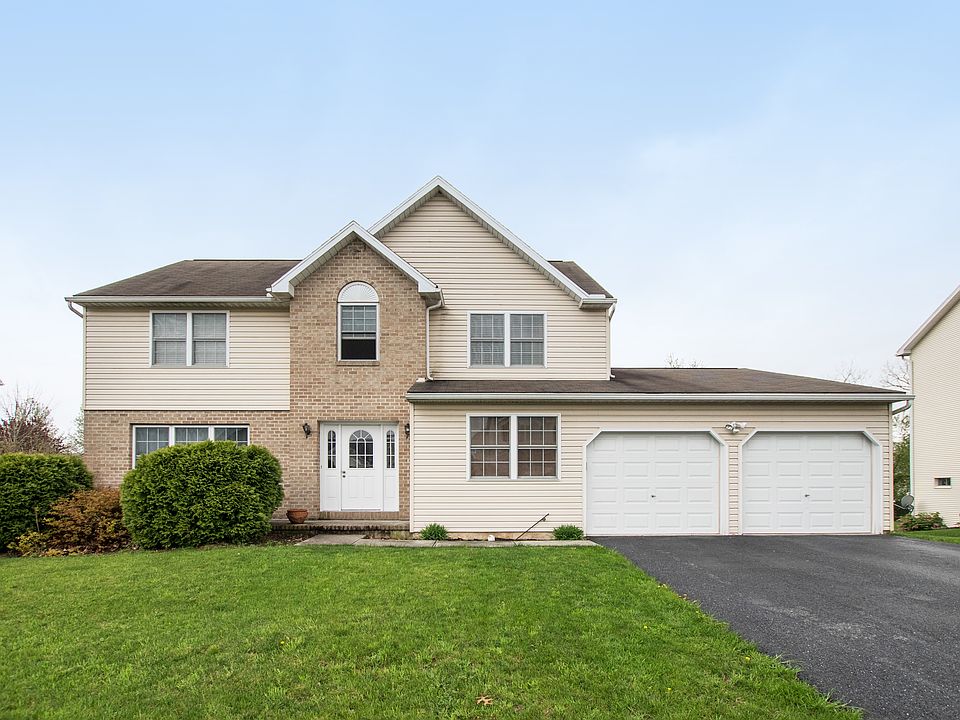 1st image of 40 Willow Way Dr
