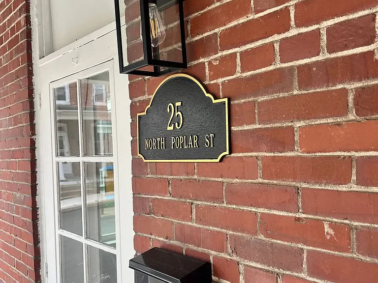 25 N Poplar St — Photo 28