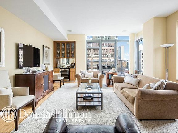 3rd image of 303 E 33rd St Ph B