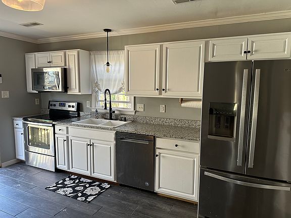 2nd image of 3319 Summerbrooke Dr