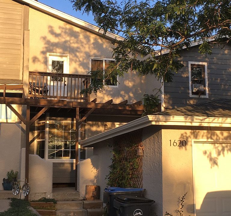 Golden Townhome