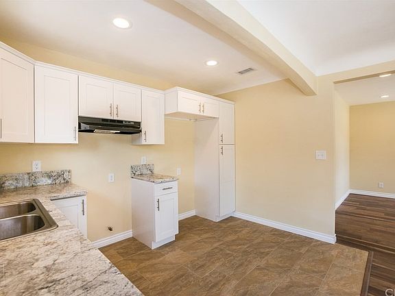 5th image of 2134 Wall Ave