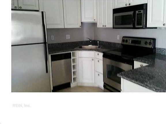 5th image of 598 Pinewood Dr APT 204