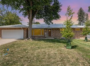 1455 Eldridge Ave W, Roseville, MN 55113