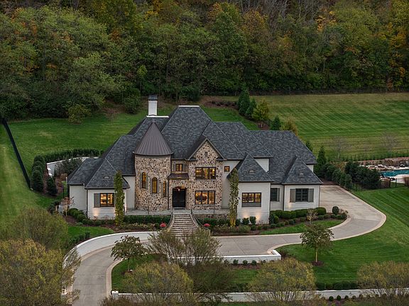 2nd image of 822 Windstone Blvd