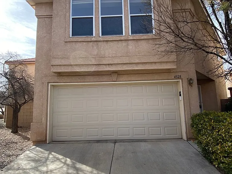 4328 Altura Vista Ln NE — Photo 2
