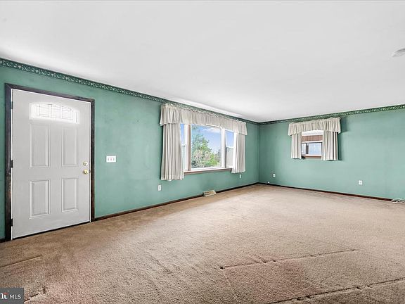 5th image of 417 Mount Zion Rd
