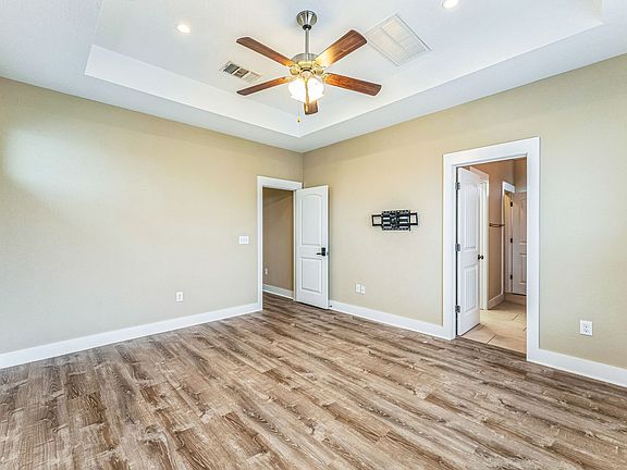 5th image of 1001 Banyon St
