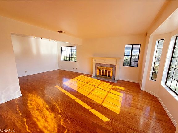 2nd image of 1050 Mayflower Ave