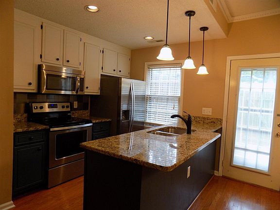 4th image of 129 Lakebrink Dr