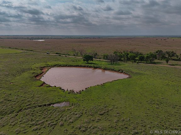 2nd image of 4 E 4500th Rd